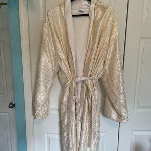 Ritz Carlton plush cotton robe-size large